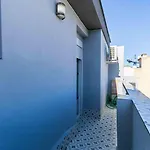 Center *