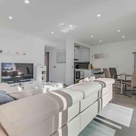 Apartment Center