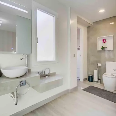 Center * Фуенхірола