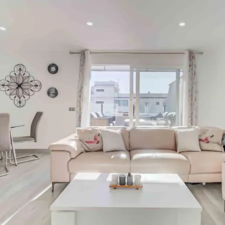 Center Апартаменти Фуенхірола